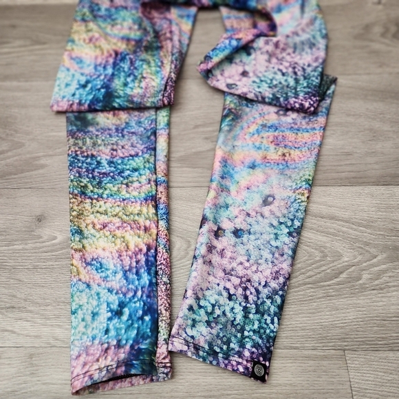 ONZIE Blue Purple Leggings S/M Galaxy Compression High Waisted‎ Workout  Wear - Picture 9 of 11